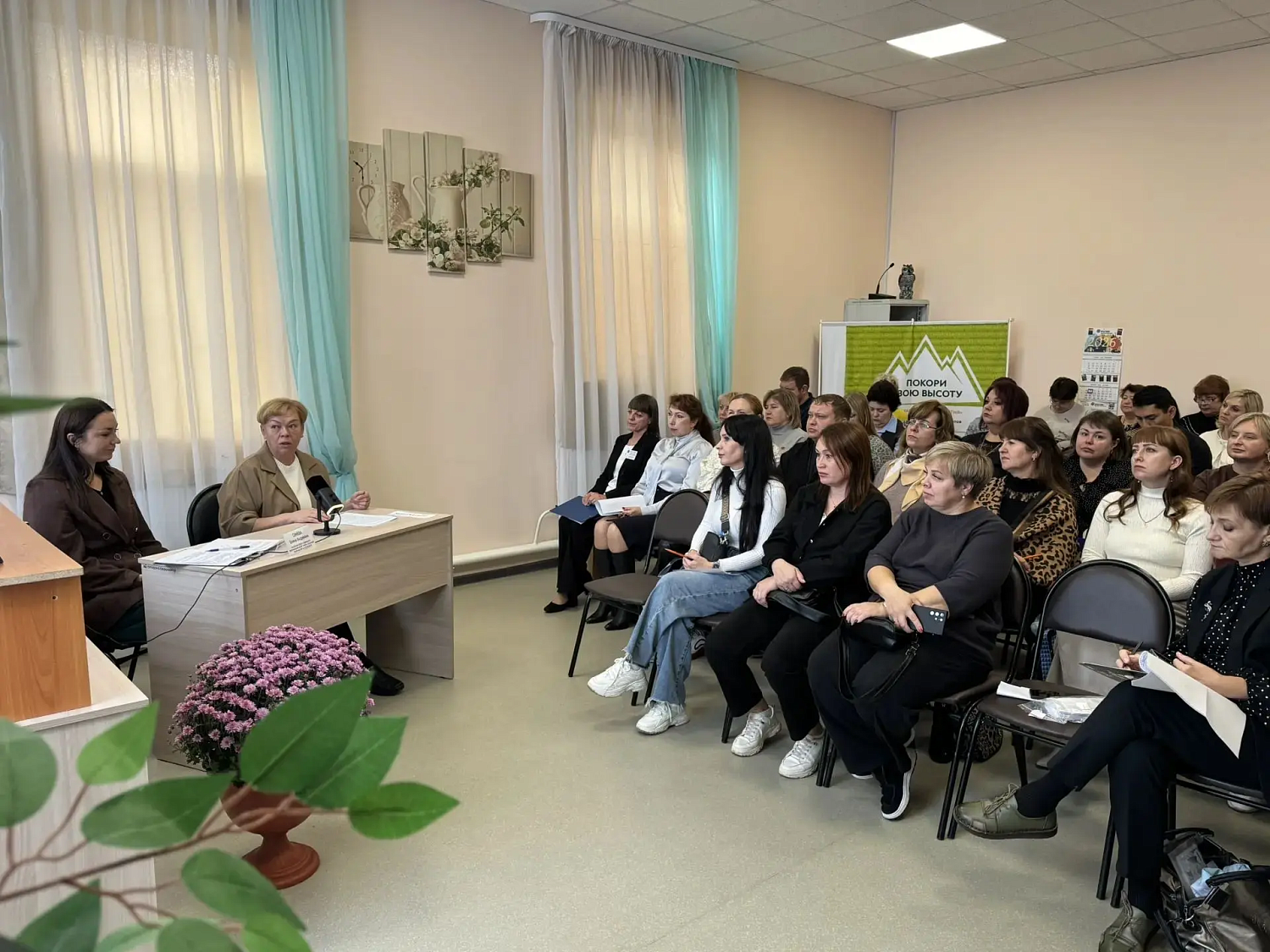  В ГОРОДЕ ШАДРИНСКЕ ПРОШЛА МЕЖРЕГИОНАЛЬНАЯ НАУЧНО-ПРАКТИЧЕСКАЯ КОНФЕРЕНЦИЯ «СТРАТЕГИЯ ЗДОРОВОГО ДОЛГОЛЕТИЯ: СИСТЕМНЫЙ ПОДХОД К ИНТЕГРАЦИИ ГЕРИАТРИЧЕСКОЙ И СОЦИАЛЬНОЙ ПОМОЩИ»